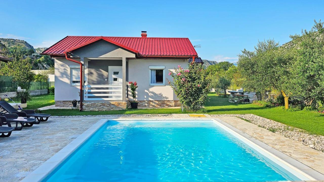 Holiday Home Natura With Private Pool Mostar Kültér fotó