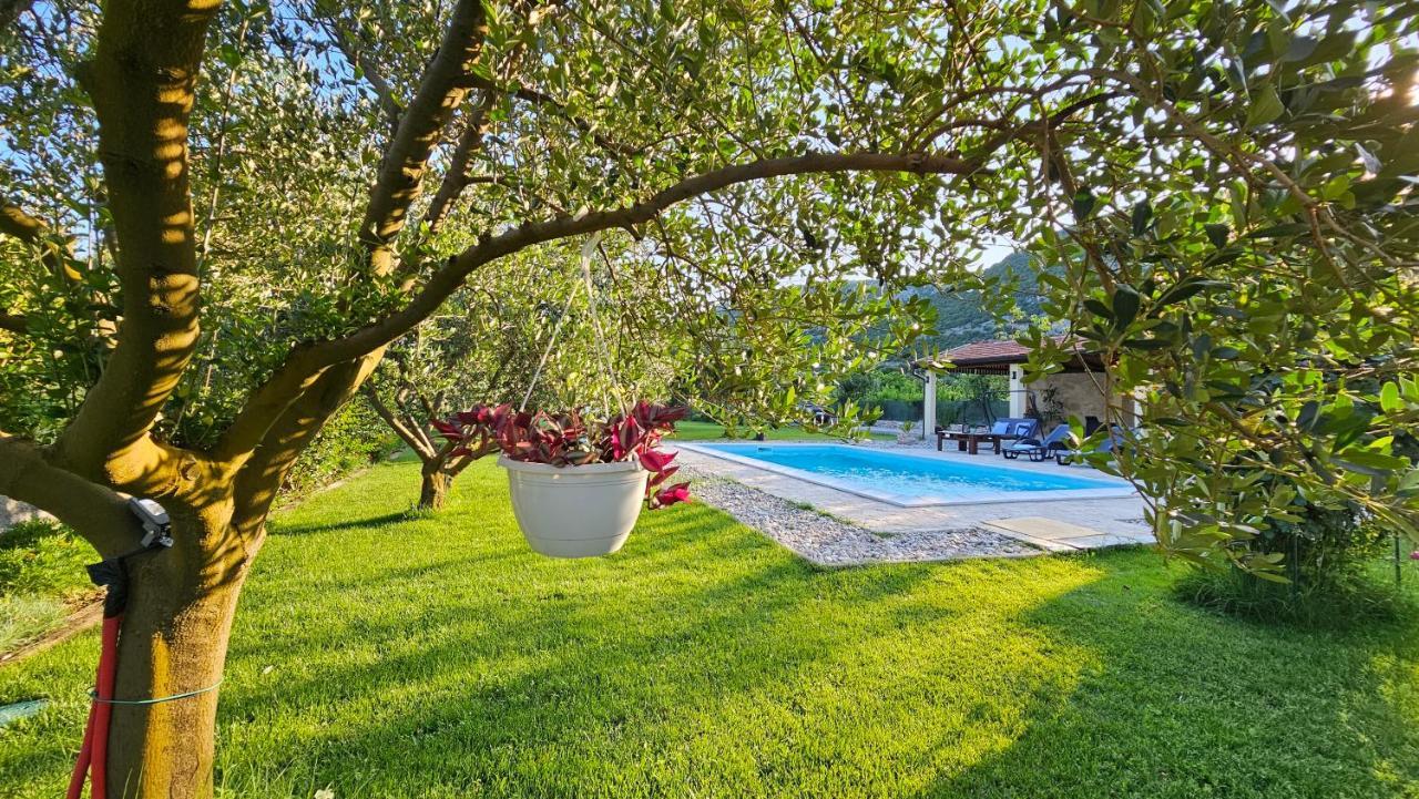Holiday Home Natura With Private Pool Mostar Kültér fotó